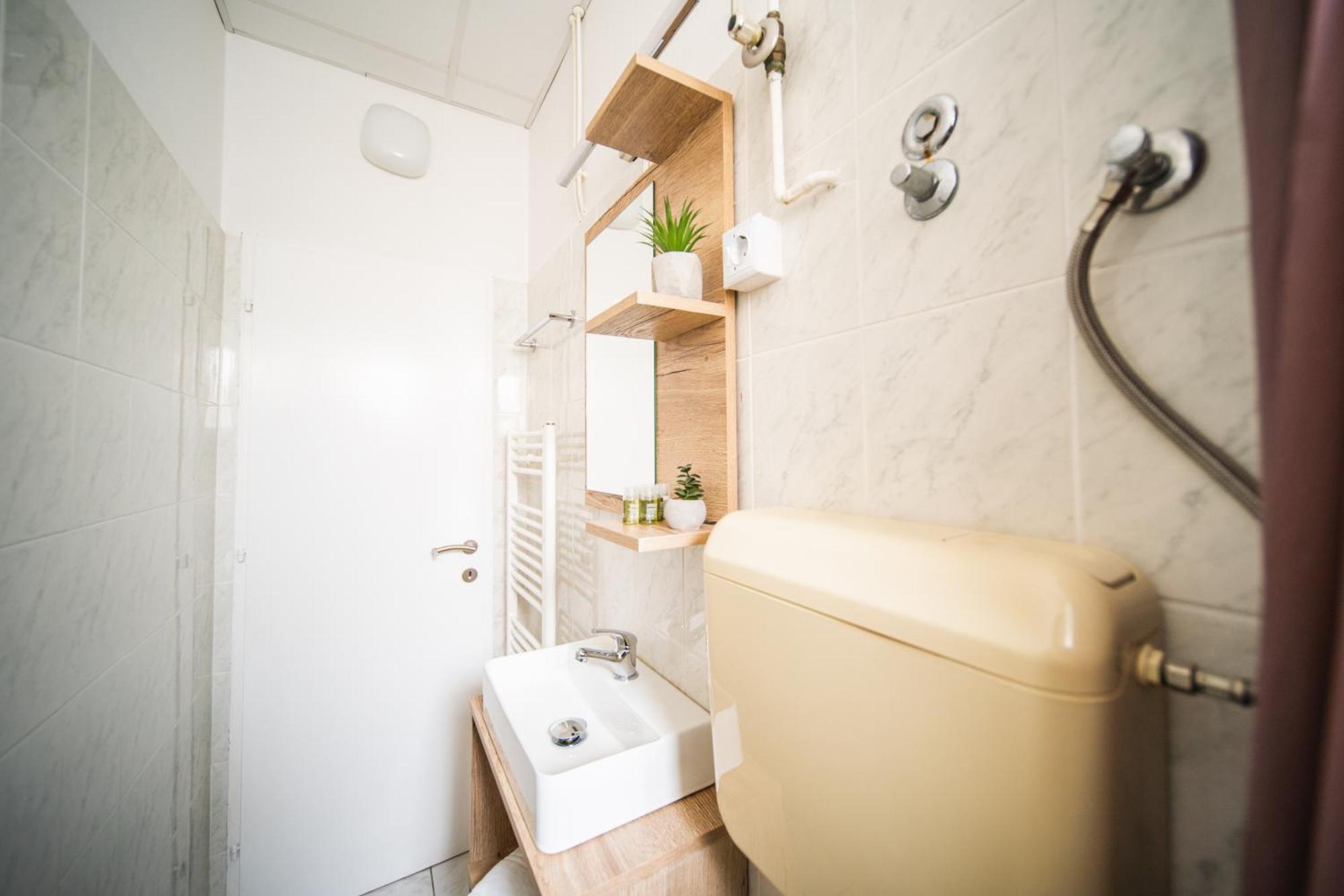 Orgula Hotel Lumbarda Luaran gambar